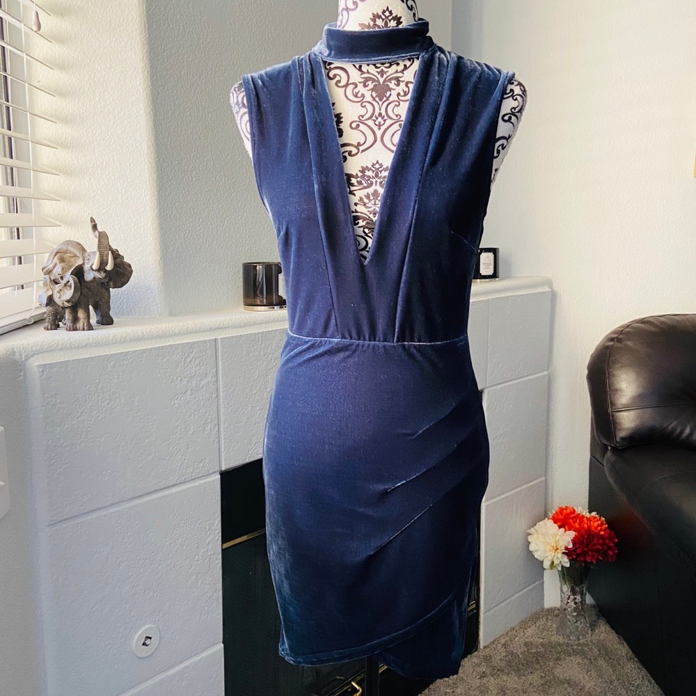 🦋 Blue Velvet Dress